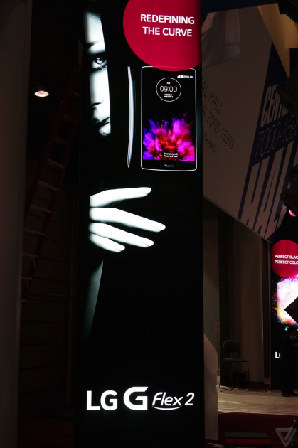 1 large LG Showing Off Its Intentionally Bendable G Flex 2 smartphone at CES 2015