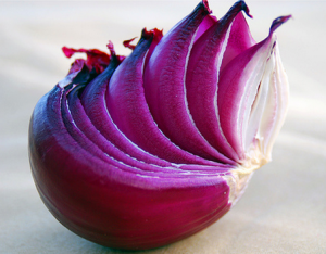 purple cut onion