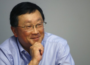 1 medium Blackberrys CEO Disses iPhone 6 Plus Issues Challenge Try to Bend a Blackberry PassPort