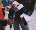 iPhone 6 Dropped - Literally, First Person to Buy iPhone 6 Drops it On Live TV