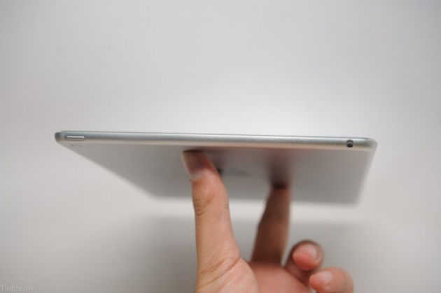 2 large iPad Air 2 Photos Revealed for the First Time with Touch ID