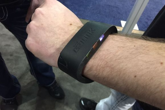 14 full Fasettos Link chic wearable solid state drive with up to 1 TB storage 14 full Fasettos Link chic wearable solid state drive with up to 1 TB storage