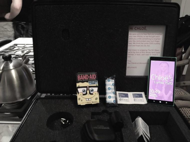 1 large Actress Chlo Grace Moretz gifted Lumia 1520 from Microsoft after breaking 2nd iPhone 1 large Actress Chlo Grace Moretz gifted Lumia 1520 from Microsoft after breaking 2nd iPhone