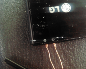 7 medium How to Charge a Smartphone With a Broken Charging Port or Faulty Charging Cable 7 medium How to Charge a Smartphone With a Broken Charging Port or Faulty Charging Cable