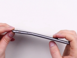1 medium iPhone 6 Plus Gets Bent Out of Shape Literally  Will Apple Replace Bent iPhone 6 Plus Models 1 medium iPhone 6 Plus Gets Bent Out of Shape Literally  Will Apple Replace Bent iPhone 6 Plus Models